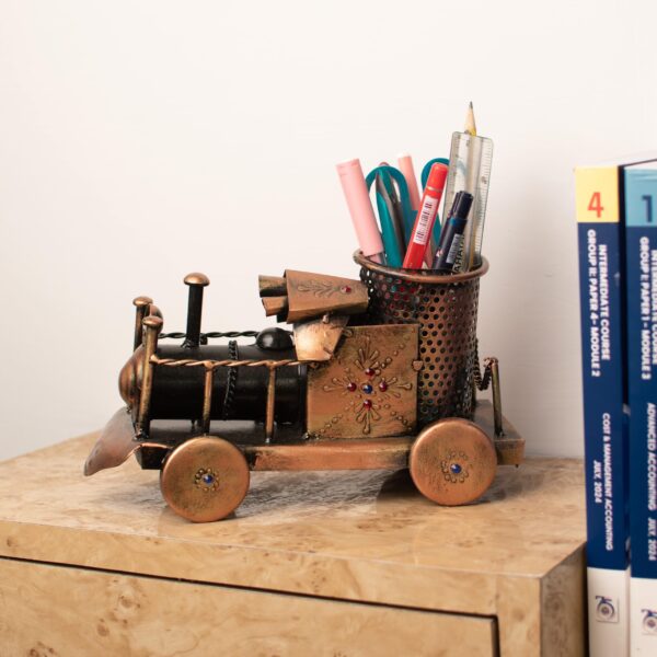 Vintage Engine Design Pen Stand - Image 4