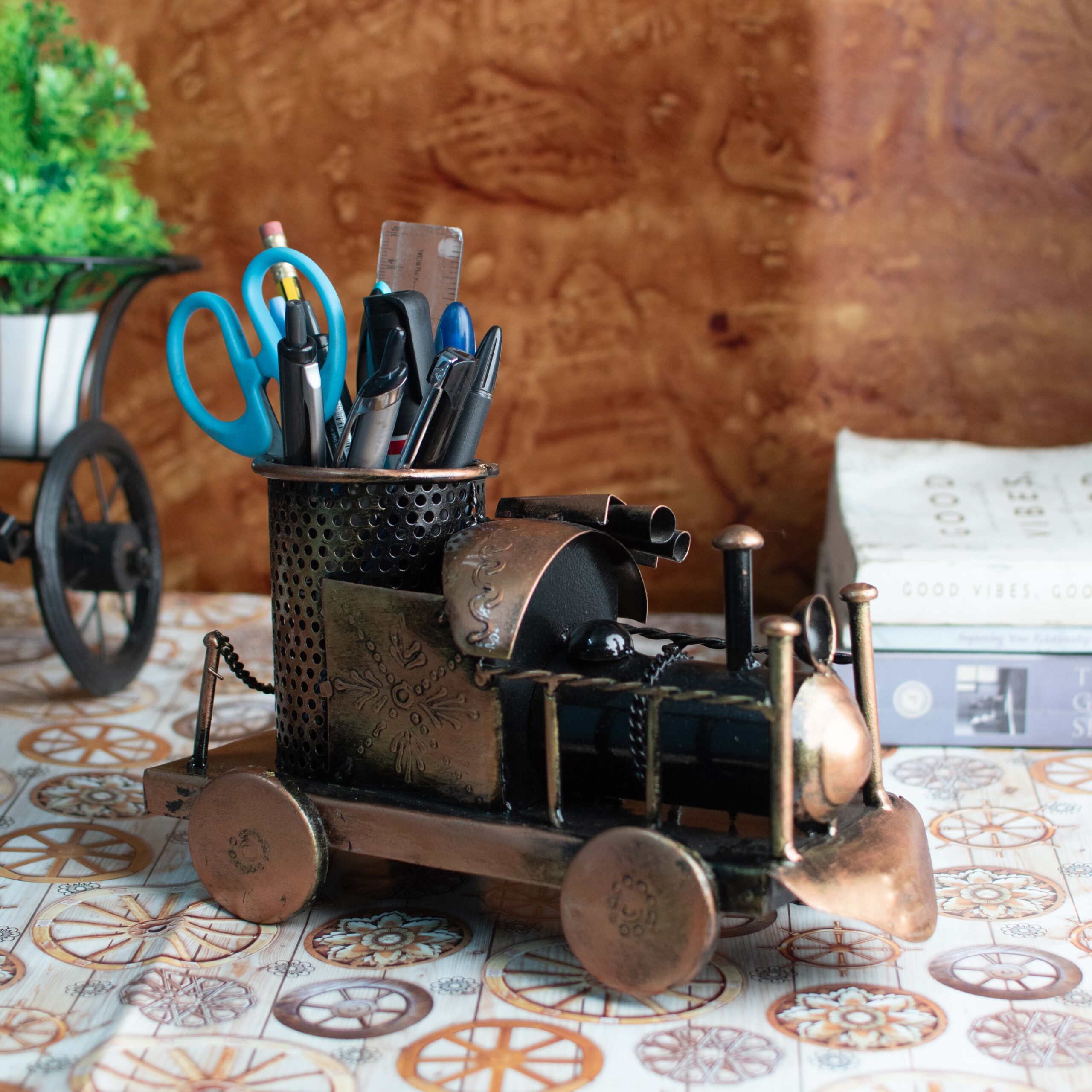 Iron Engine Pen Stand