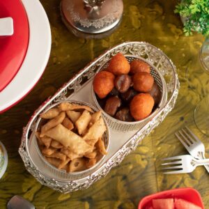 Oval Shape Iron Basket with 2 Bowls