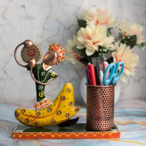 Iron Painted Pen Stand